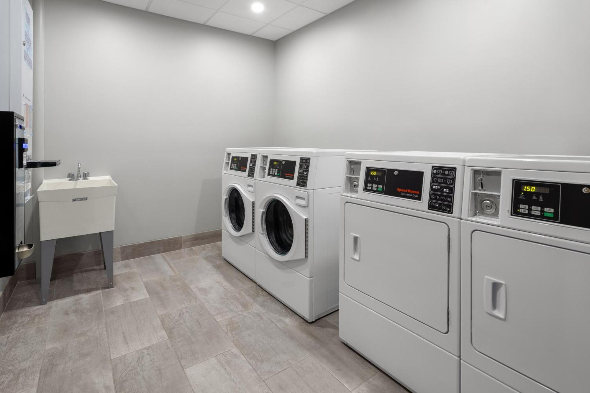 Hawthorn Extended Stay By Wyndham Williston Burlington Exteriör bild